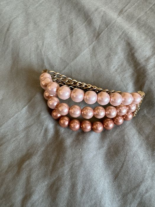 Pulseira miçangas e corrente