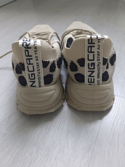 Buty damskie sportowe r.39