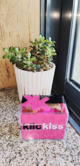 Relógio feminino dourado com brilhos — elegante e único