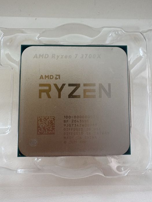 Процесор AMD Ryzen 7 3700x
