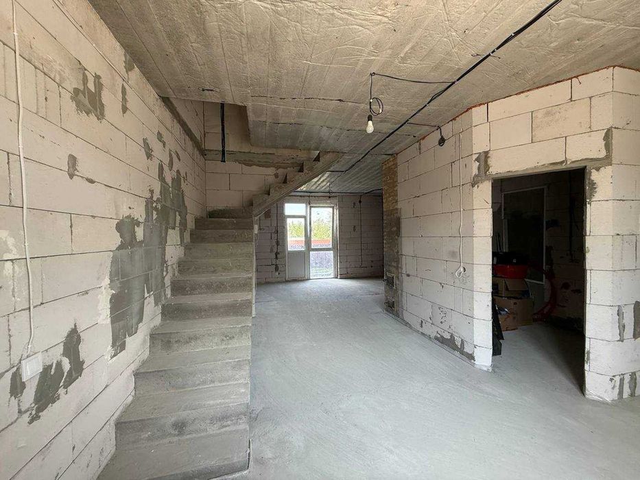 Держ Програми Таунхаус Дніпровський район вул.Садова Поруч пляж