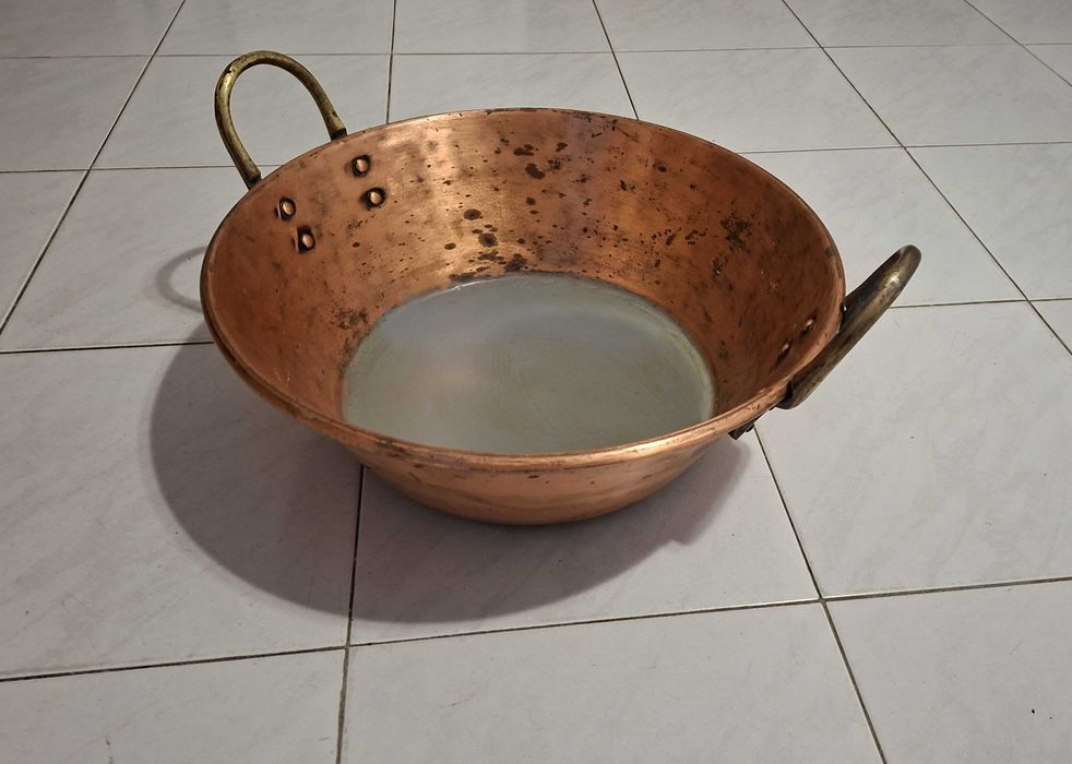Imponente Alguidar em cobre antigo com asas em Latão - 48,5 cm - 4 Kg
