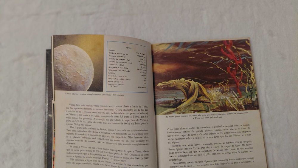 Livro "Os Planetas" da Editorial Verbo de 1969