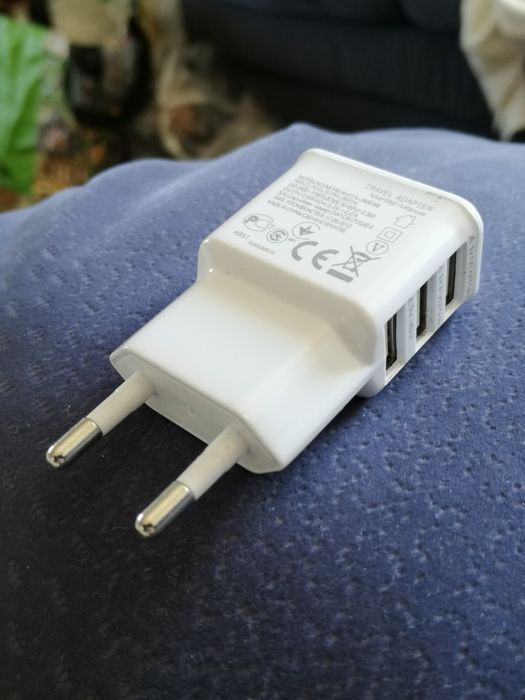 Carregador USB triplo