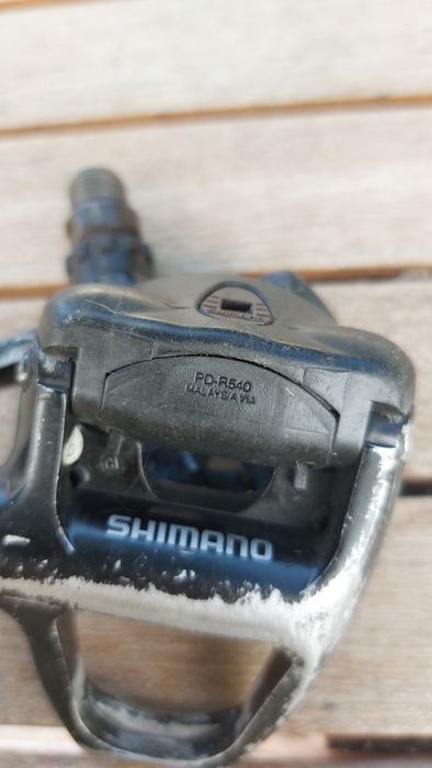 Pedais Shimano estrada R450