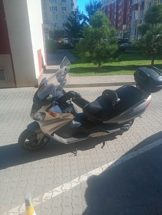 Suzuki skywave 650