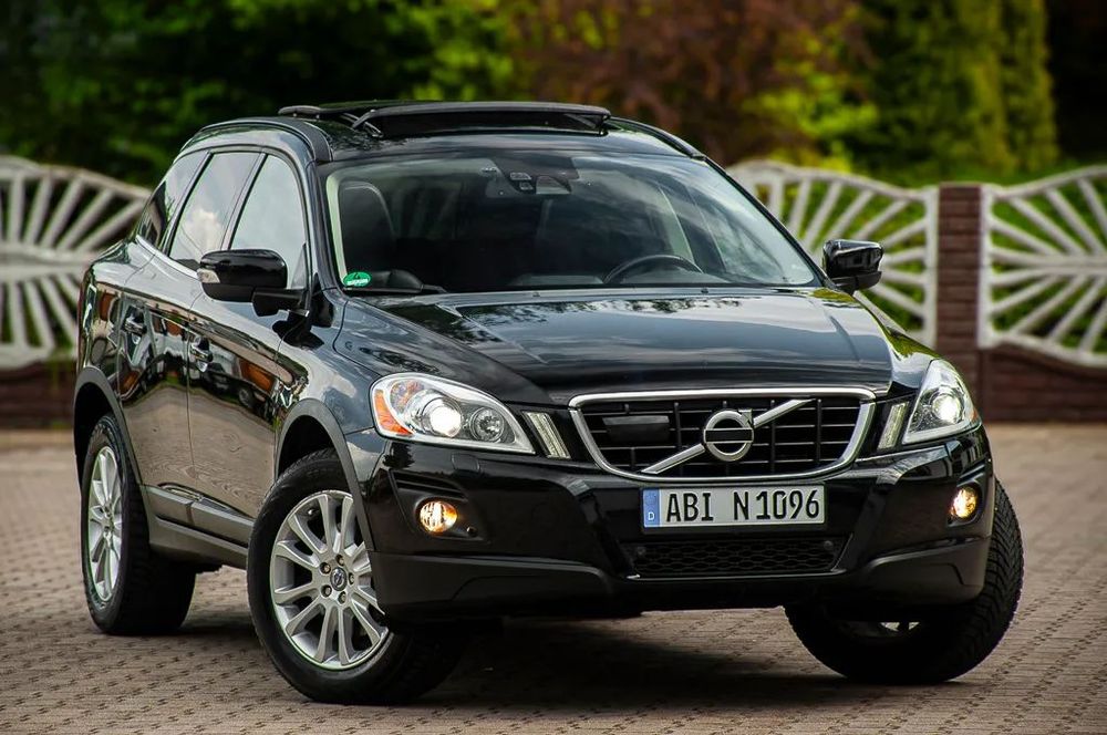 Volvo XC 60 2.4 D5 185PS Automat 4x4 Bi-Xenon Panorama ACC Blis Seriws z NIEMIEC