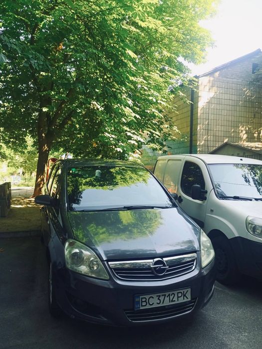 продам Opel zafira B терміново