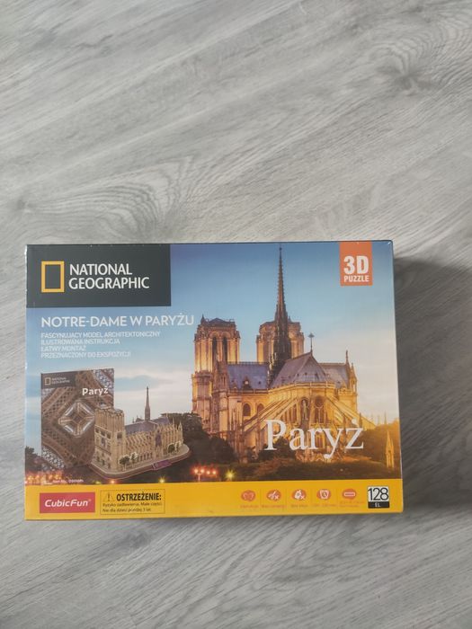 Puzzle 3D Paryż.