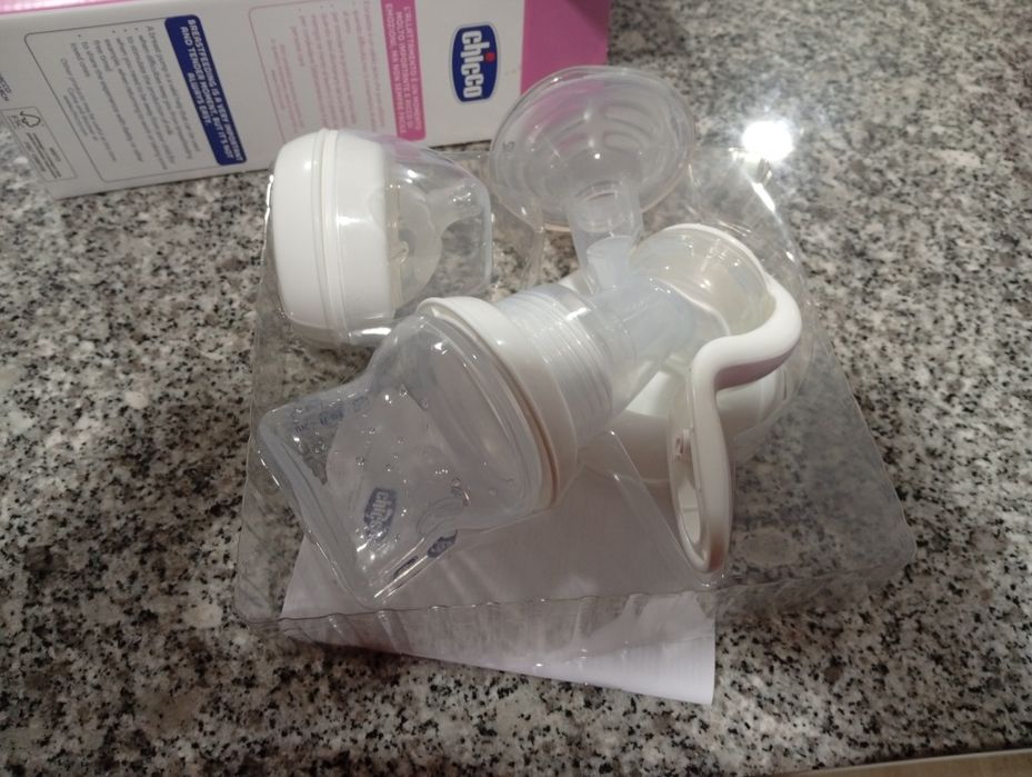 Bomba de tirar leite manual