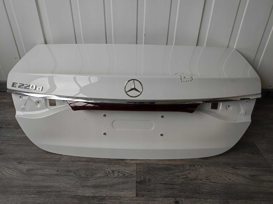 Крышка багажника Mercedes W214 голая в сборе шрот запчасти