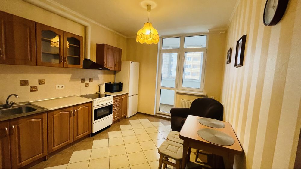 Квартира подобово Воскресенська, м. Дарниця,Парк Перемоги ,Лівий берег