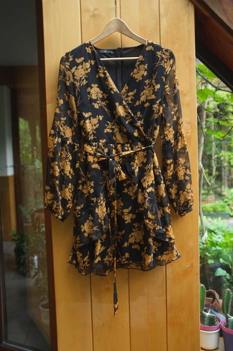 szyfonowa letnia czarna kopertowa sukienka kwiaty kwiatki zwiewna boho