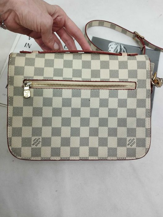 Сумка Louis Vuitton не кожа белая бежевая