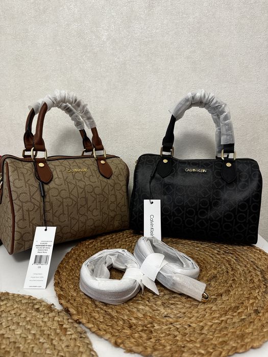 Сумка Calvin Klein CK barrel E7090