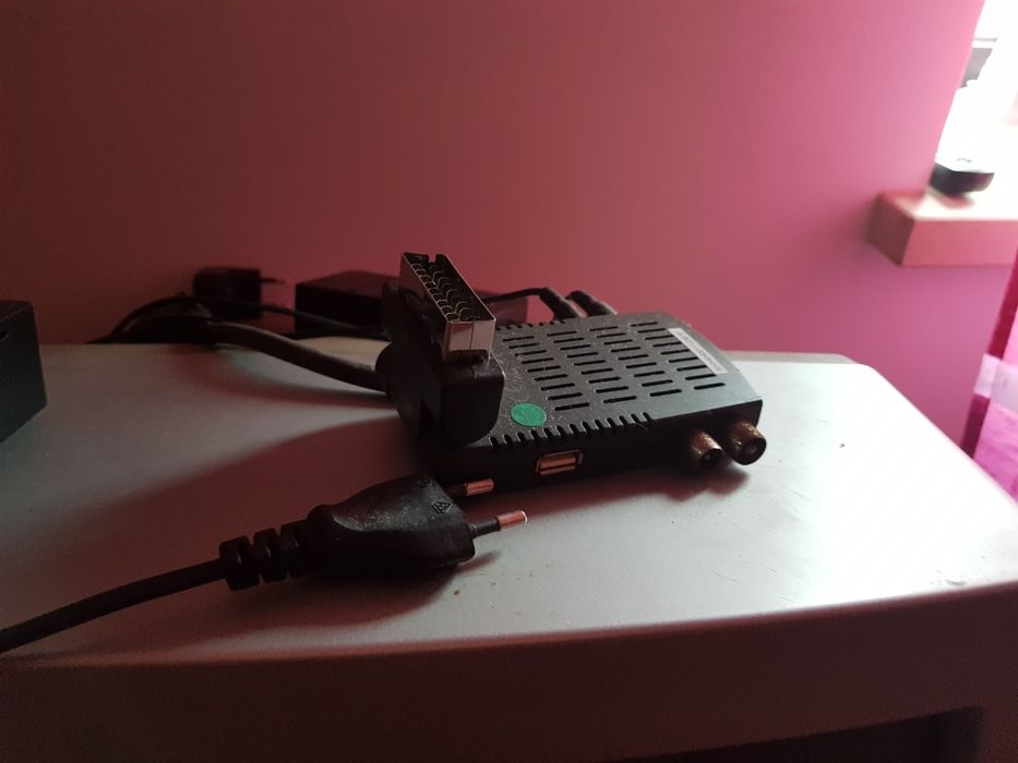 Tvs  com tdt incluídos doacao tudo  a trabalhar