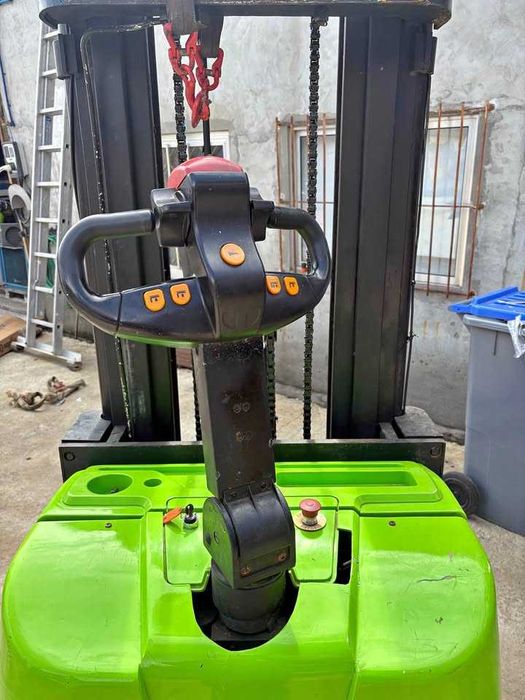 Vendo stacker triplex
