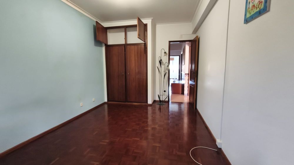 Apartamento  T3 disponível para arrendamento ou por  Quartos
