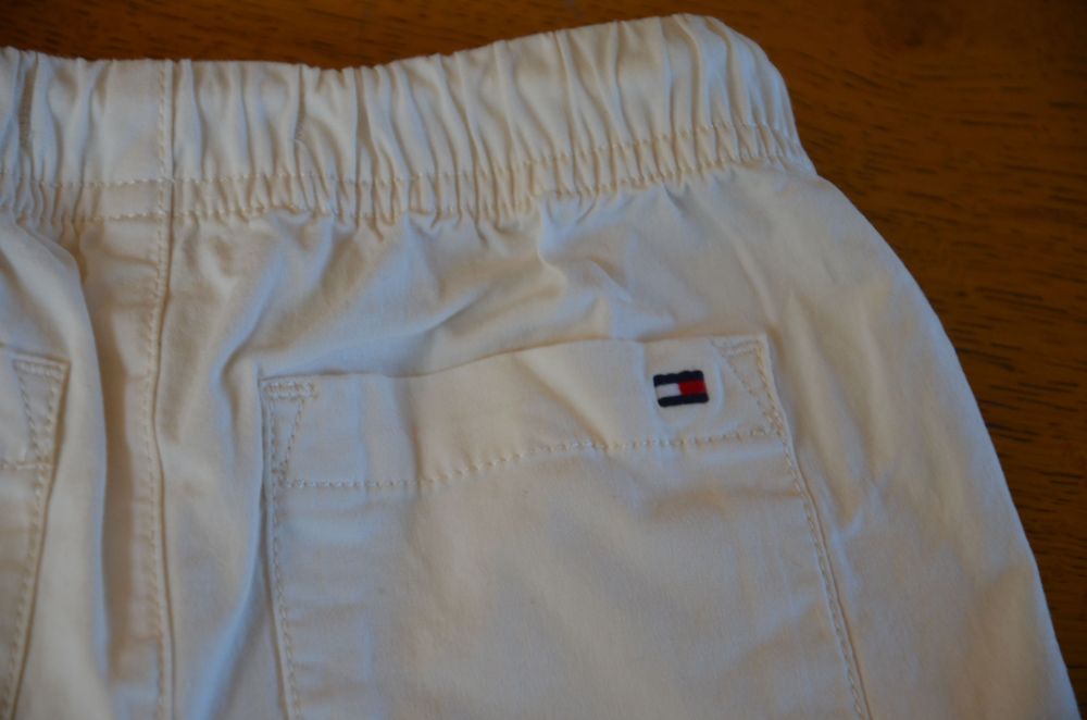 spodenki Tommy Hilfiger jasne r. 86
