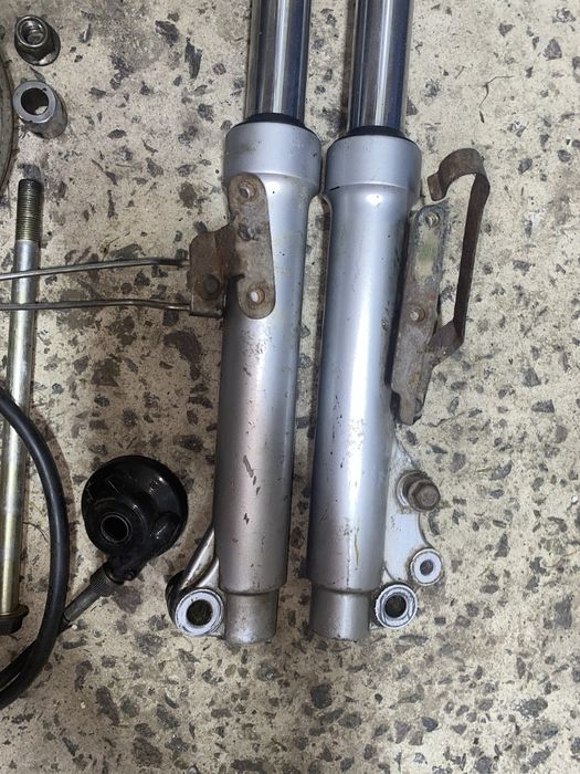 Продам вилку до скутера R12-13 колесо