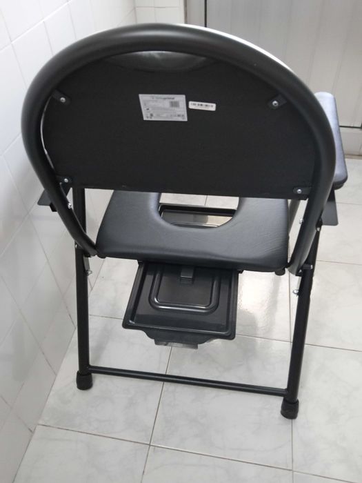 Cadeira sanitária