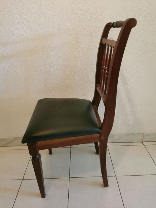Cadeira Madeira Estofada