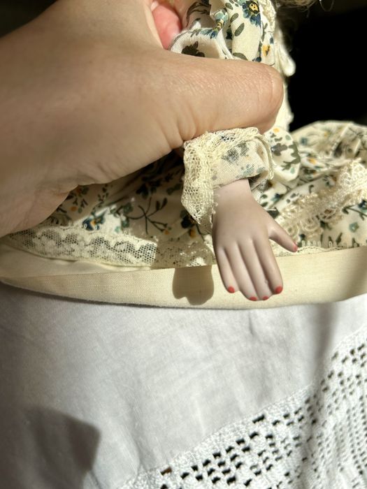 Boneca de Porcela em perfeitas condições