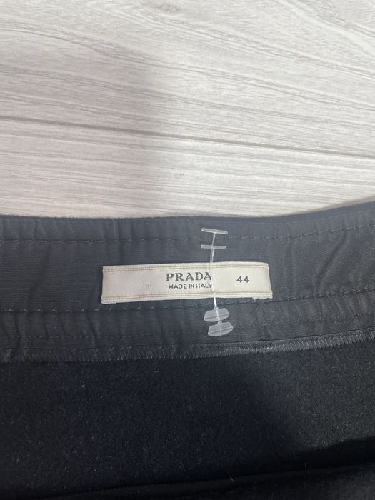 Вовняна спідниця Prada оригінал