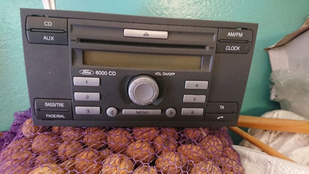 Магнітола FDB200.