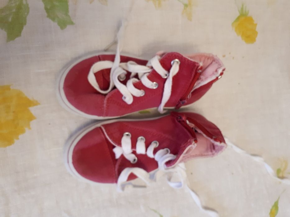 Buciki dziecięce r.25 3pary