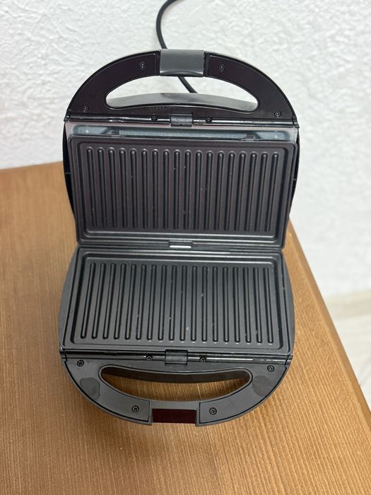 Тостер 4 в 1 новый