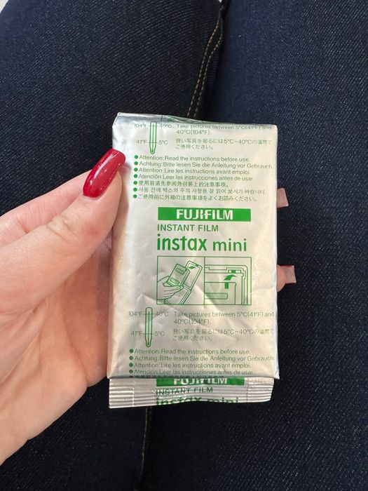 Продам Instax mini film