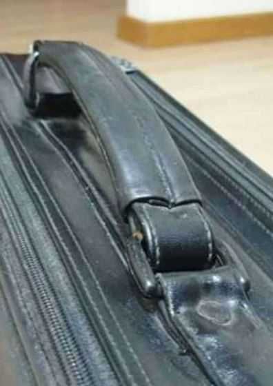 Mala Pele genuína - (20€) Permite Portátil de 17"