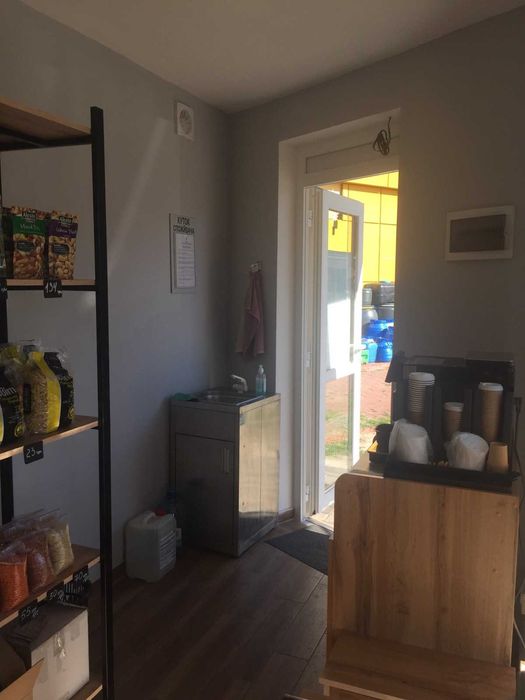 Продам торгове приміщення по вул. Ярмаркова(біля ринку)