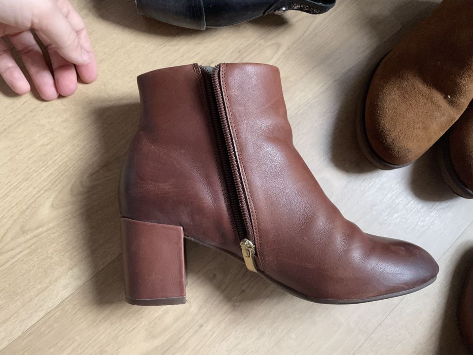 Botas n37 pele pretas,castanhas e camurça. Marca Rockport, cristina