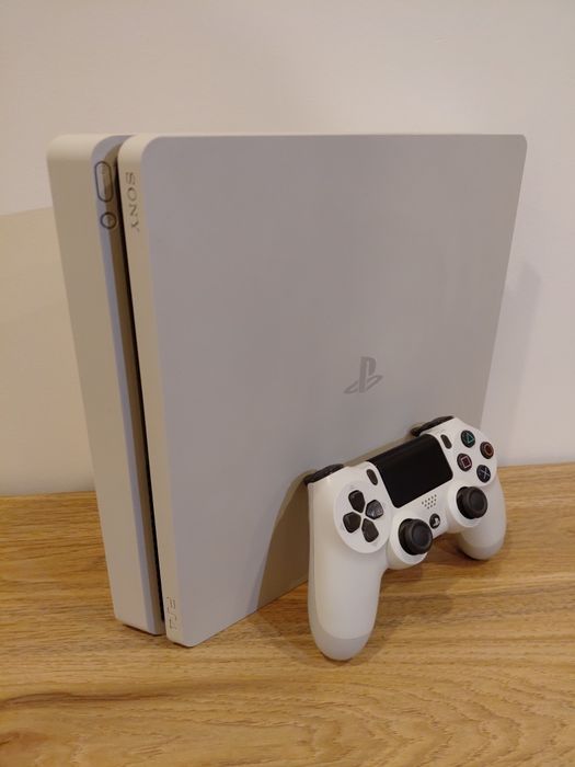 PlayStation 4 Slim 500GB como nova