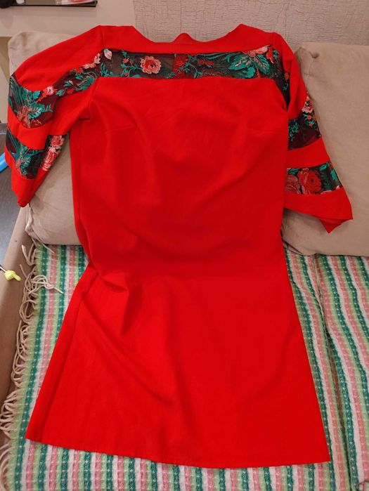 Сукня жіноча яскраво червона