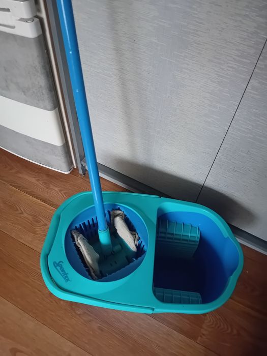 Mop z wyżymaczką sprzedam