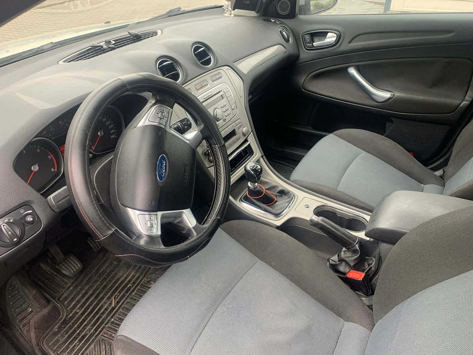 Ford Mondeo Hetchback