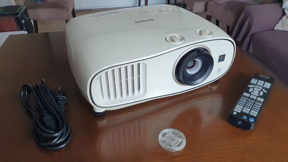 Projektor Epson EH-TW 6700. 3d full HD