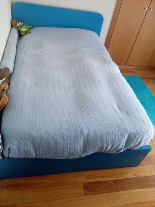 Cama Solteiro de corpo e meio - Excelente estado de conservação