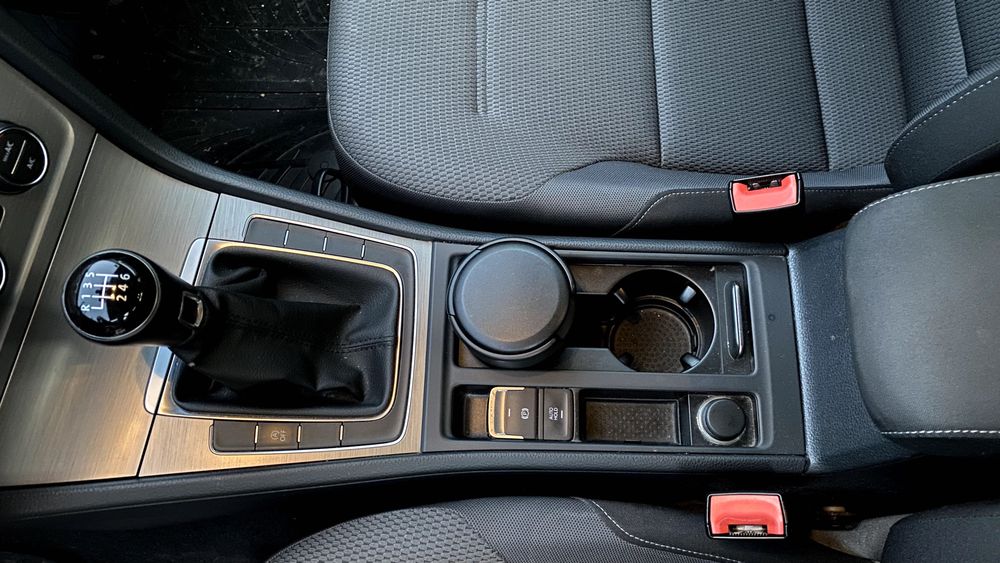 Volkswagen Golf — fotografia 4