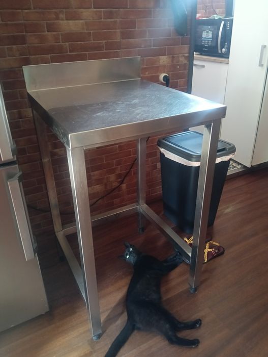 Mesa de apoio em inox 60x60