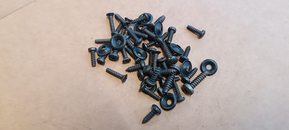 Fiat 126p czarne śrubki montażowe + podkładki oryginalne FSM