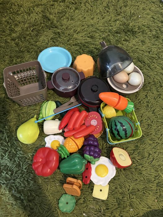 Vendo cozinha brincar