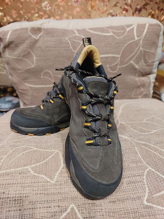 Кросовки туристические ,термо Jack Wolfskin