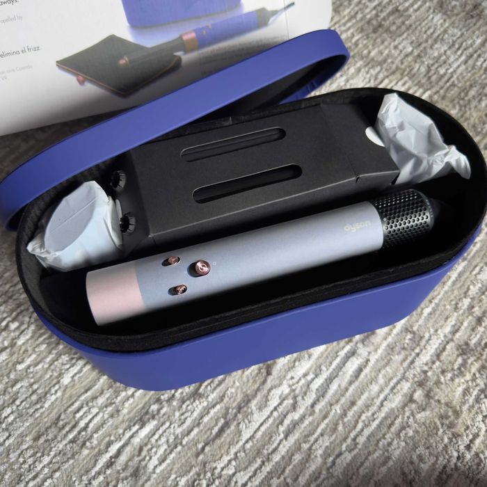 Dyson Airwrap w eleganckim etui – Profesjonalna stylizacja