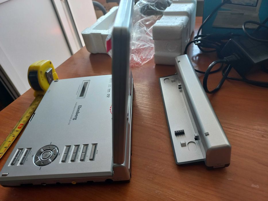 Компактний DVD плеєр Elenberg LD-720 (ДЕФЕКТ)