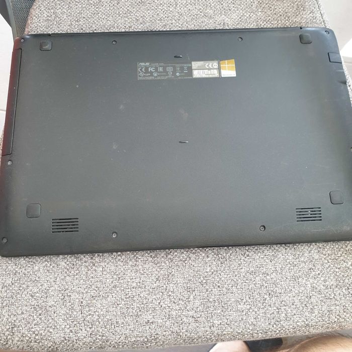 carcaça touchpad compl com teclado asus X553M, rest peças sob consulta