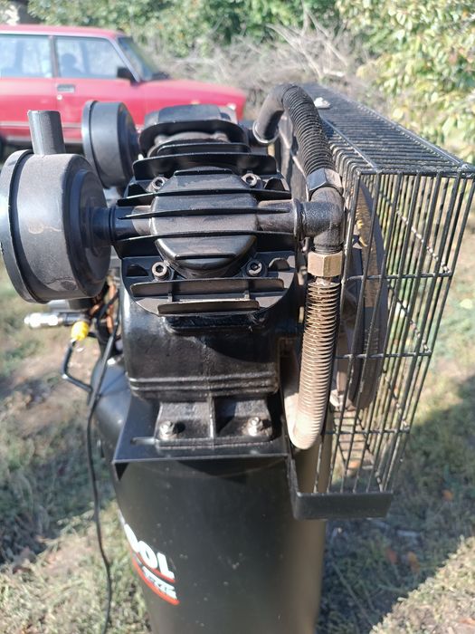 Продам компресор